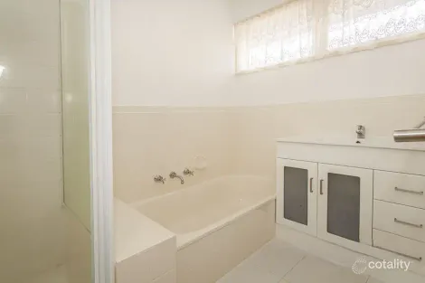 Property photo of 1/280 Lawrence Road Mount Waverley VIC 3149