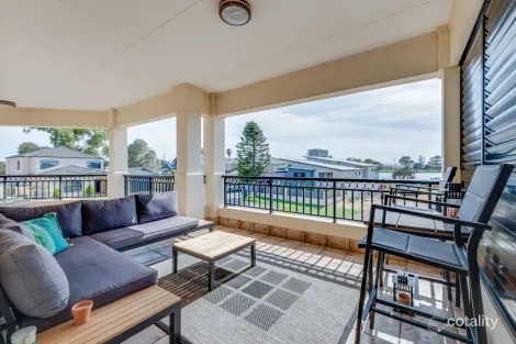 Property photo of 18 San Marco Quays Halls Head WA 6210