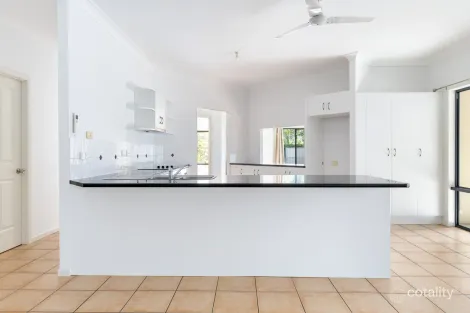 Property photo of 6 Carbeen Place Emerald QLD 4720