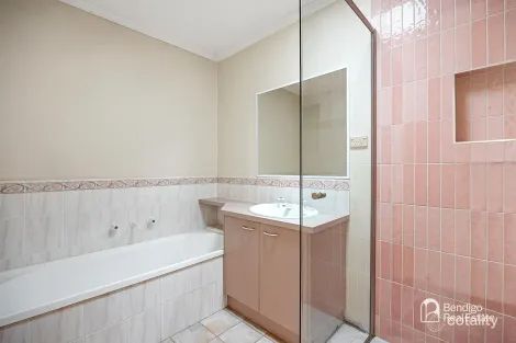 Property photo of 4A Station Street Kangaroo Flat VIC 3555
