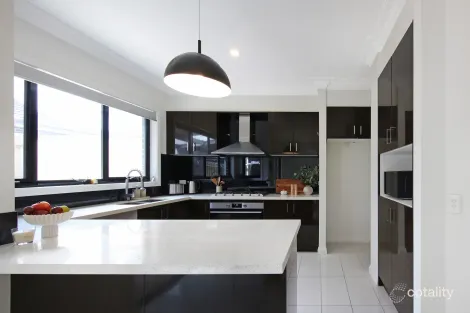 Property photo of 2A Viola Avenue Brooklyn VIC 3012