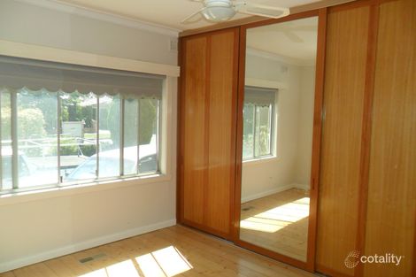 Property photo of 1/9 Glasgow Avenue Reservoir VIC 3073
