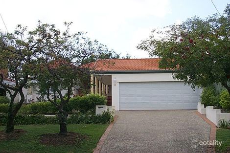 18 Tenth Ave, St Lucia, QLD 4067