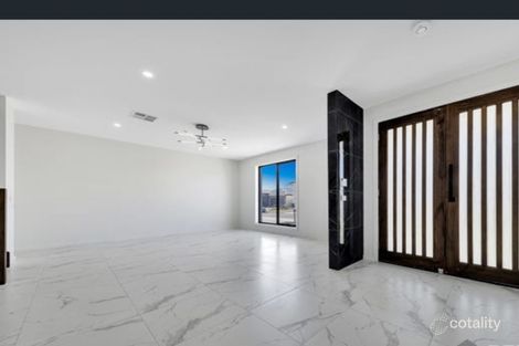 Property photo of 44 Foal Circuit Fraser Rise VIC 3336