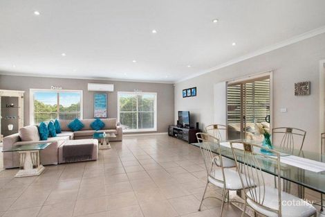 Property photo of 10 Darjamur Close Tingira Heights NSW 2290