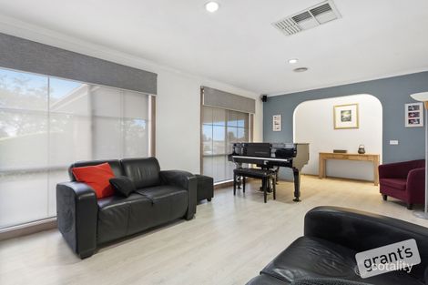 Property photo of 10 Cheshunt Drive Hallam VIC 3803