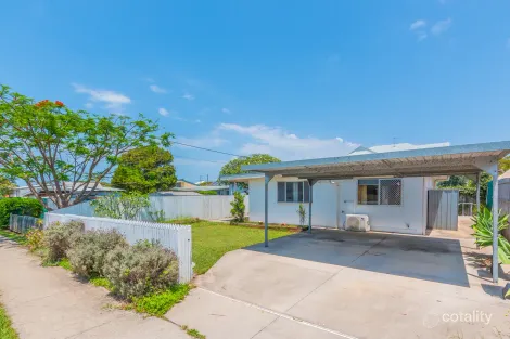 19 Dunns Tce, Scarborough, QLD 4020