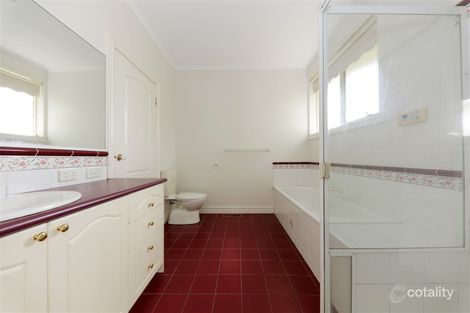 Property photo of 2/7 Fairhills Parade Glen Waverley VIC 3150