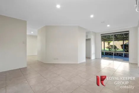 Property photo of 52 Federation Drive Hillcrest QLD 4118