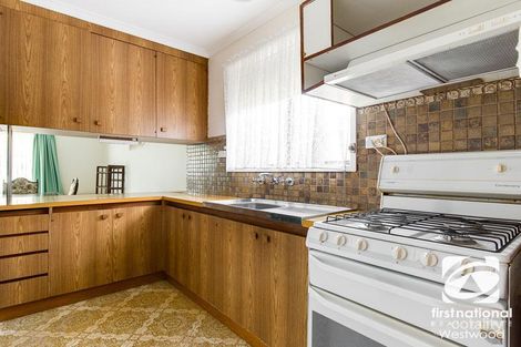 Property photo of 2/13 Hogan Grove Werribee VIC 3030
