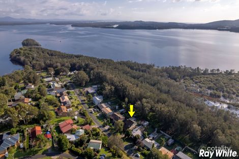 Property photo of 34 Seabreeze Parade Green Point NSW 2428