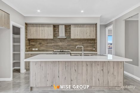 Property photo of 13 Charolais Way Clyde North VIC 3978
