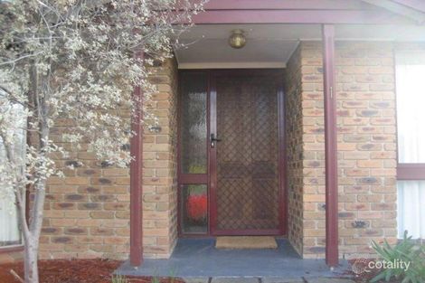 Property photo of 1 Honeyeater Place Carrum Downs VIC 3201