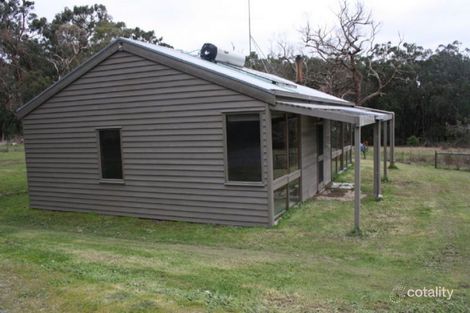 30 Hall Rd, Buffalo, VIC 3958