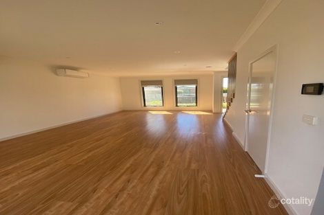 Property photo of 1/15 Cresswold Avenue Avondale Heights VIC 3034