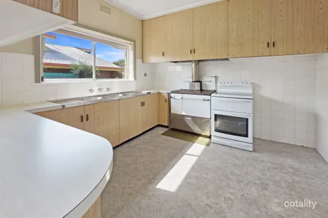 Property photo of 18 Schubert Crescent Wodonga VIC 3690
