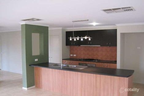 Property photo of 16 Macalister Place Pakenham VIC 3810