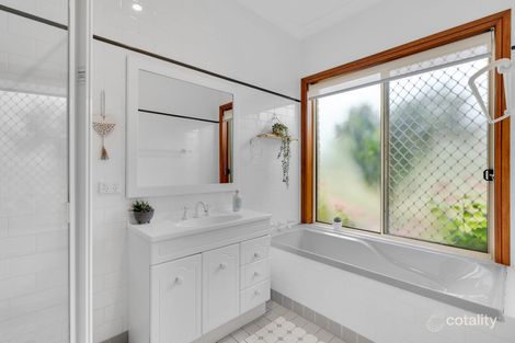 Property photo of 11 Coates Road Hill Top NSW 2575