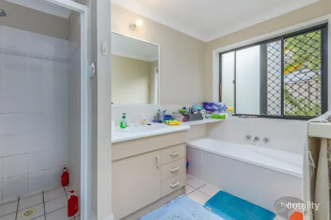 Property photo of 1/15 Gemma Glade Labrador QLD 4215