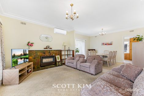 Property photo of 19 Fairview Road Mount Waverley VIC 3149