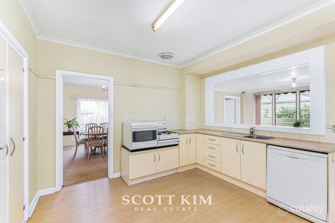 Property photo of 19 Fairview Road Mount Waverley VIC 3149