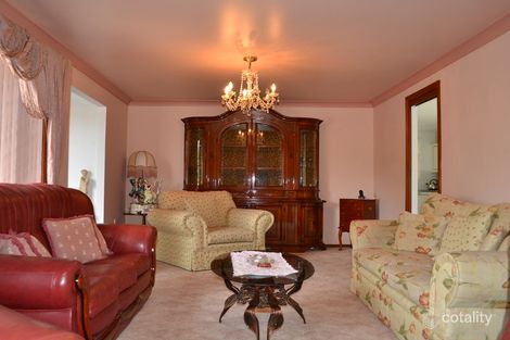 Property photo of 33 Oliveri Crescent Green Valley NSW 2168