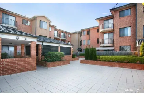 15/10-12 Wingello St, Guildford, NSW 2161