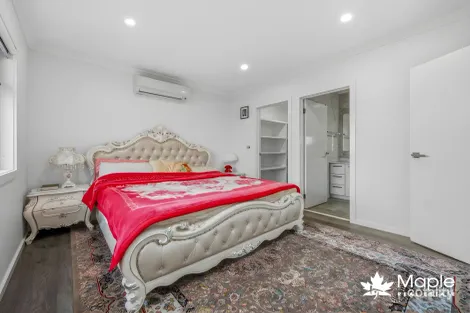 Property photo of 2/68 Mackellar Drive Roxburgh Park VIC 3064