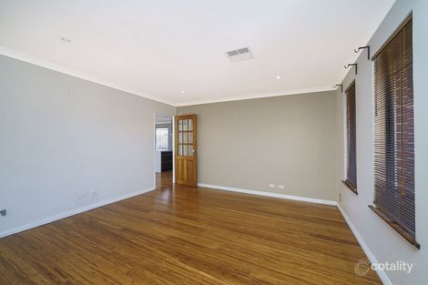Property photo of 15 Whitecliffe Square Iluka WA 6028