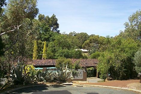 72 Waterloo Cres, Lesmurdie, WA 6076