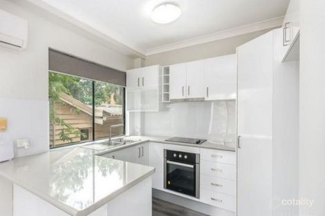 1/143 Frank St, Labrador, QLD 4215