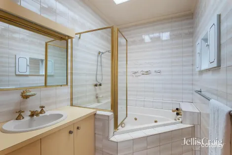 Property photo of 37 Celia Street Bentleigh East VIC 3165