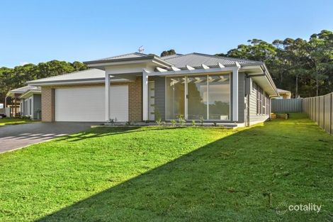 14 Eyre Cres, Burrill Lake, NSW 2539