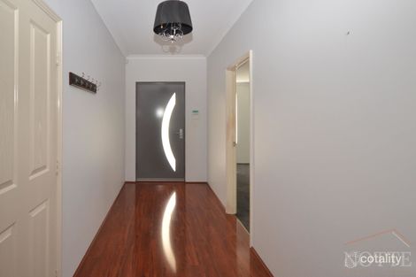 Property photo of 14 Featherleaf Elbow Banksia Grove WA 6031