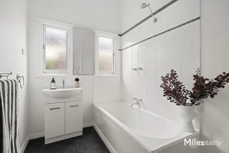 Property photo of 67 Mountain View Parade Rosanna VIC 3084