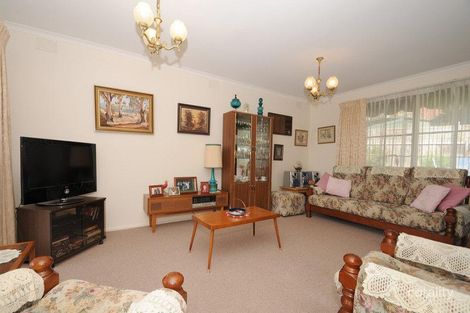 Property photo of 1 Hann Close Endeavour Hills VIC 3802
