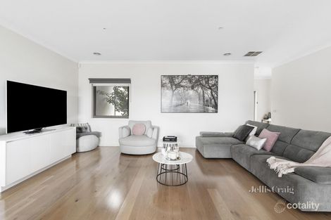 Property photo of 5 Duranta Drive Gowanbrae VIC 3043