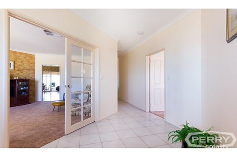 Property photo of 9 Osprey Close Halls Head WA 6210
