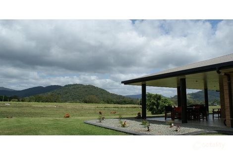 14 Shinfield Rd, Sarina, QLD 4737