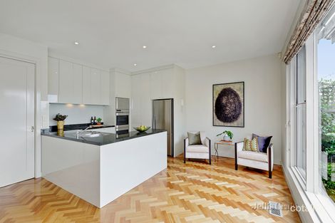 Property photo of 2 Leicester Square Toorak VIC 3142