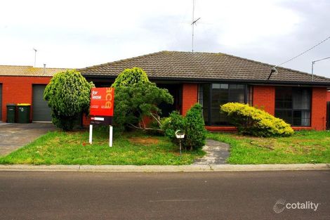 2/14 Newham Way, Altona Meadows, VIC 3028