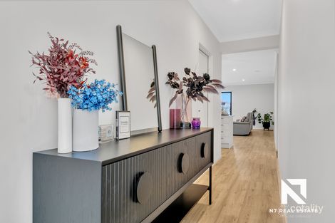 Property photo of 4 Octagonal Street Bonnie Brook VIC 3335