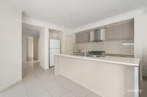 Property photo of 13 Waterlily Drive Epping VIC 3076