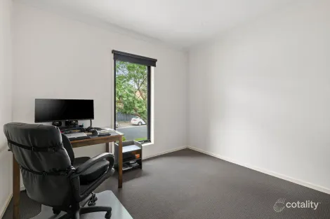 Property photo of 13 Waterlily Drive Epping VIC 3076