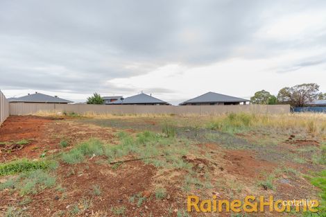 Property photo of 22 Yarra Place Dubbo NSW 2830