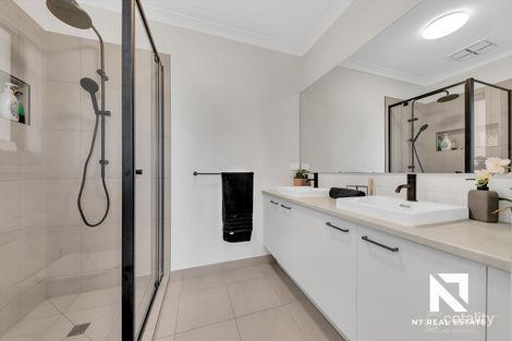 Property photo of 4 Octagonal Street Bonnie Brook VIC 3335