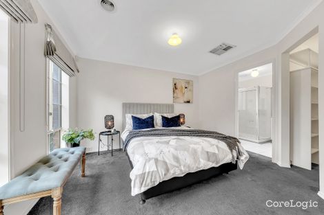 Property photo of 16 Diamond Drive Werribee VIC 3030