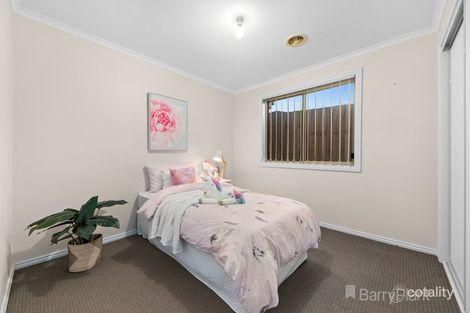 Property photo of 1/54 Smethurst Avenue Pakenham VIC 3810