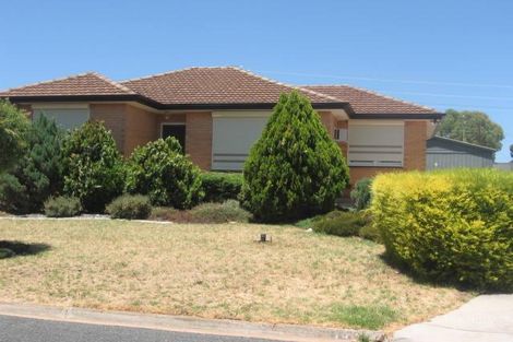 19 Hampshire Cres, Valley View, SA 5093