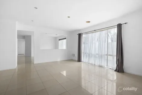 Property photo of 2 Bateman Grove Hampton Park VIC 3976